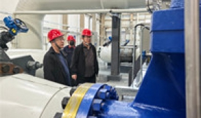 集團(tuán)公司領(lǐng)導(dǎo)深入公司檢查指導(dǎo)供熱準(zhǔn)備工作